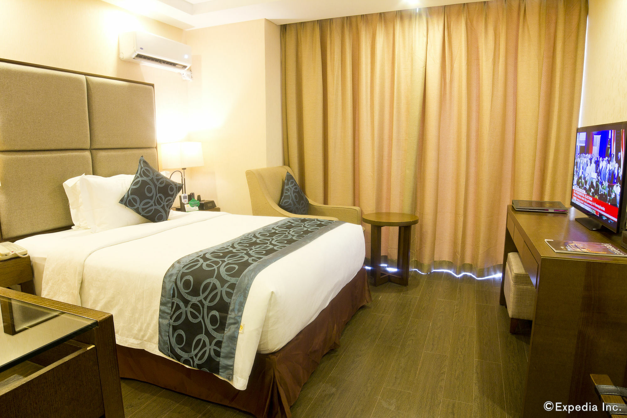 Golden Phoenix Hotel - Manila Pasay Extérieur photo